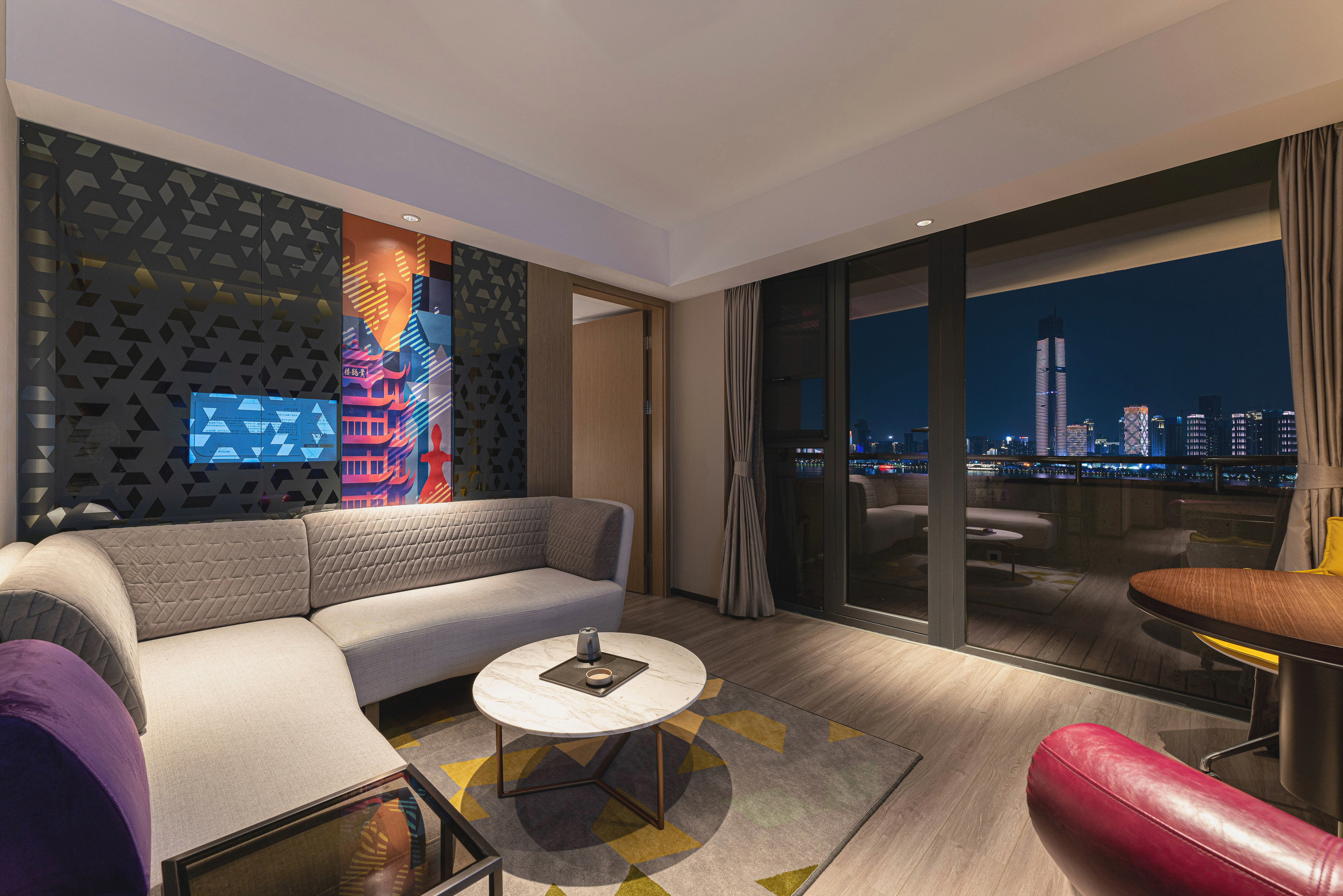 凡象侧江景套房｜开放式双阳台+灯光秀景观+智能投屏+浴缸