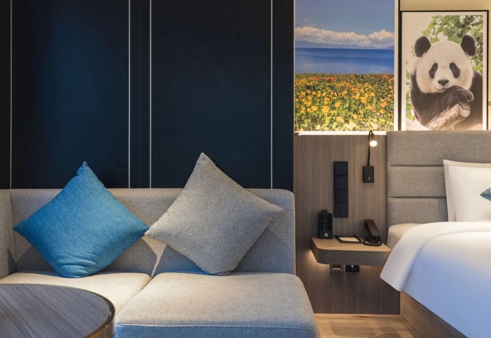 观景行政大床房（65寸可投屏+小冰箱＋加热毛巾杆）