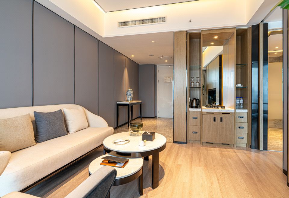 高级套房（超大浴缸+落地窗俯瞰城市美景+一室一厅）