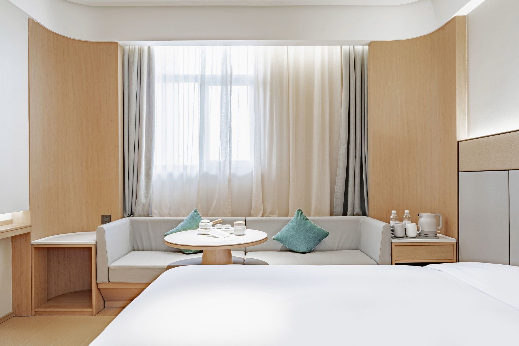 商务大床房（智能客控+深睡床垫深睡枕+手机智能投屏）