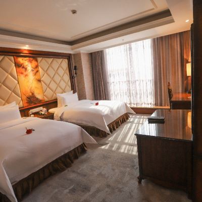 豪華雙床套房【一室一廳+會客沙發區+舒睡高級床品】 華隆麗都精品酒店（輝縣共城大道店）優惠