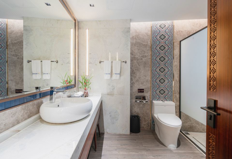 Mountain Fanjing Qixi Resort Grand Room - Double Occupancy, River-View (Floor Heating)