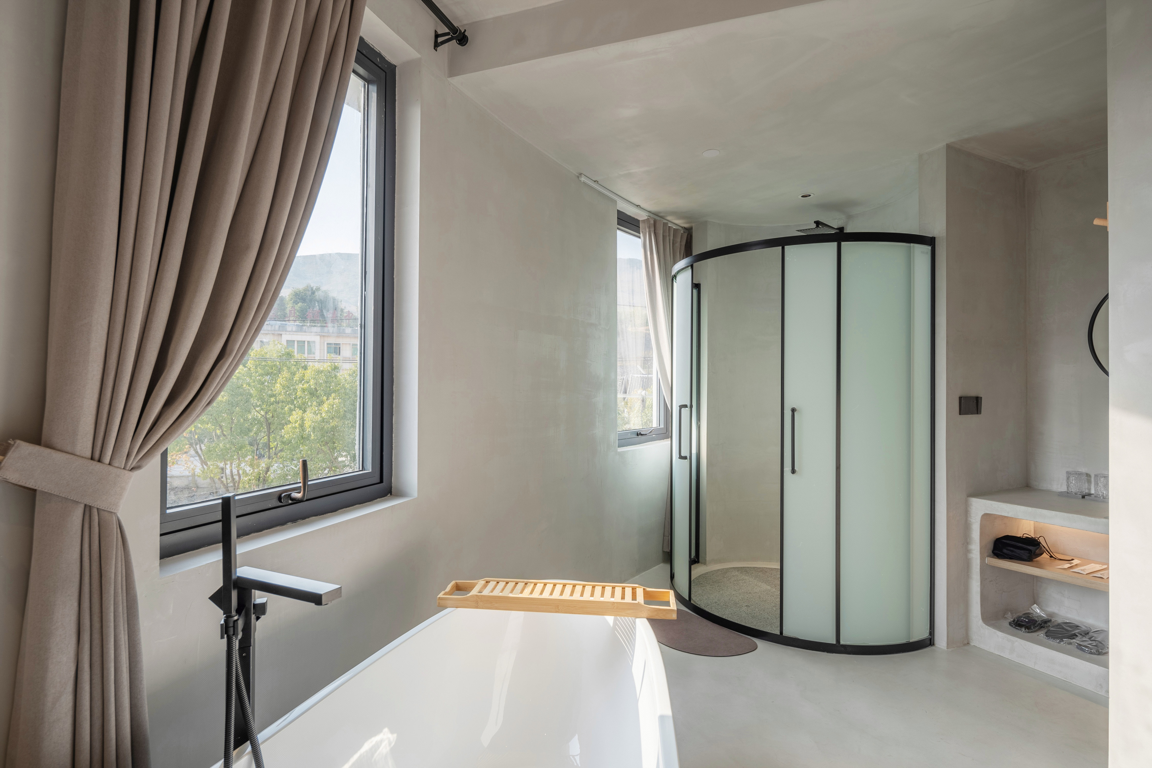 沐晨浴缸双床房