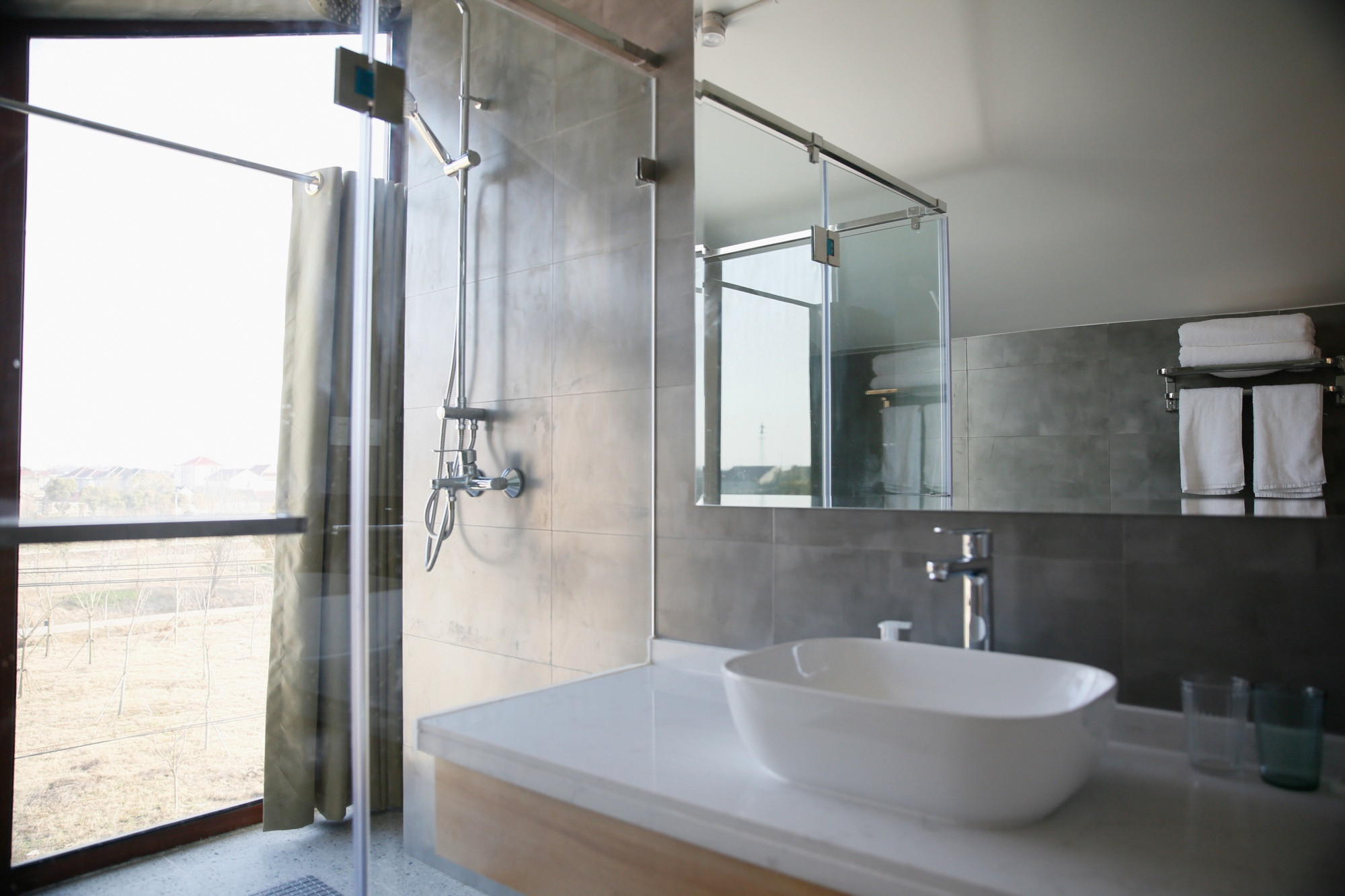 轻舟泛·星空大平层双卧套房·投影