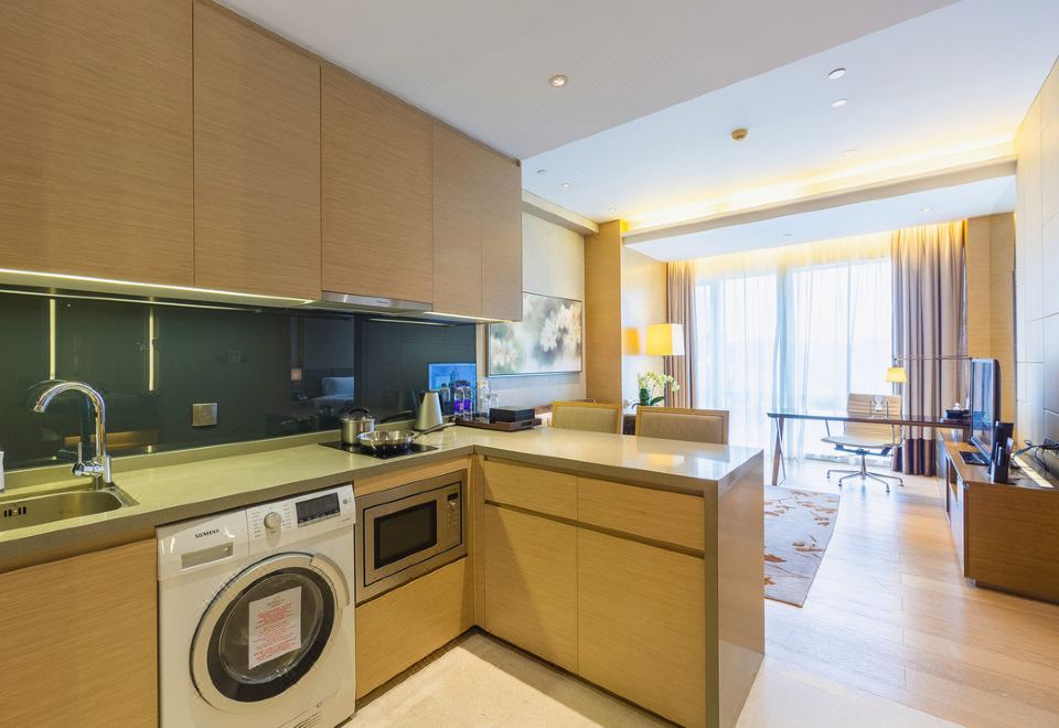 One-Bedroom Executive Suite