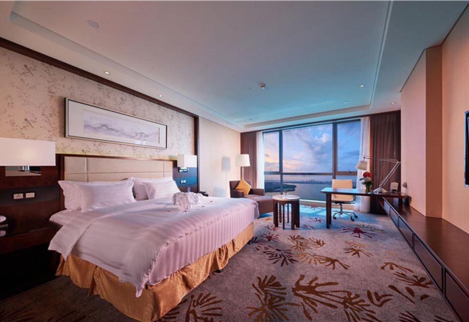 Executive Deluxe Double Bed Room (Super High Floor)