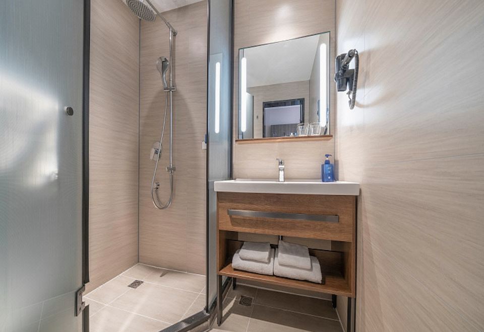 HanTing Hotel (Beijing Qianmen Street)Superior Queen Room