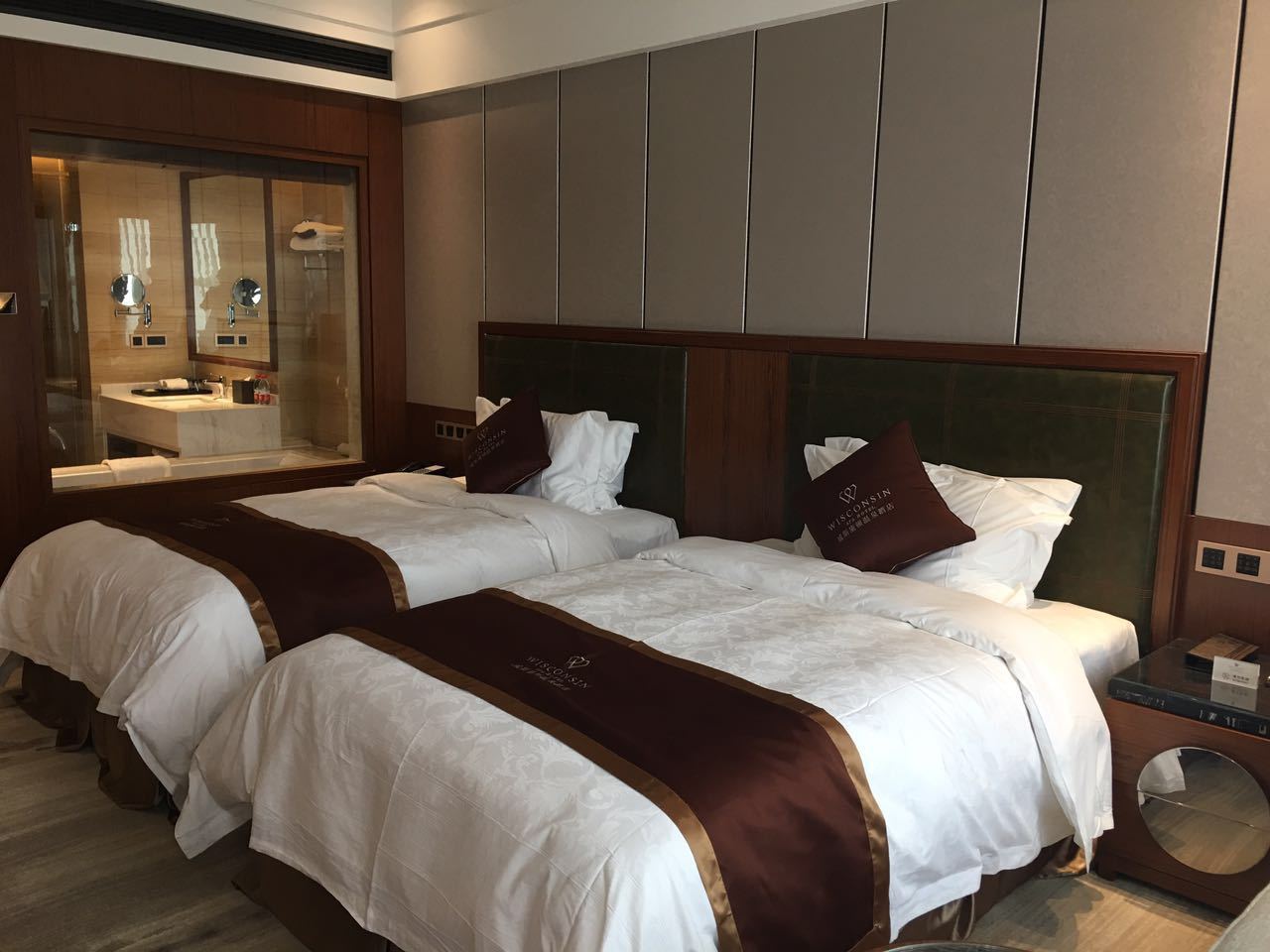 豪华标准间（超大房间+浴缸+智能马桶）