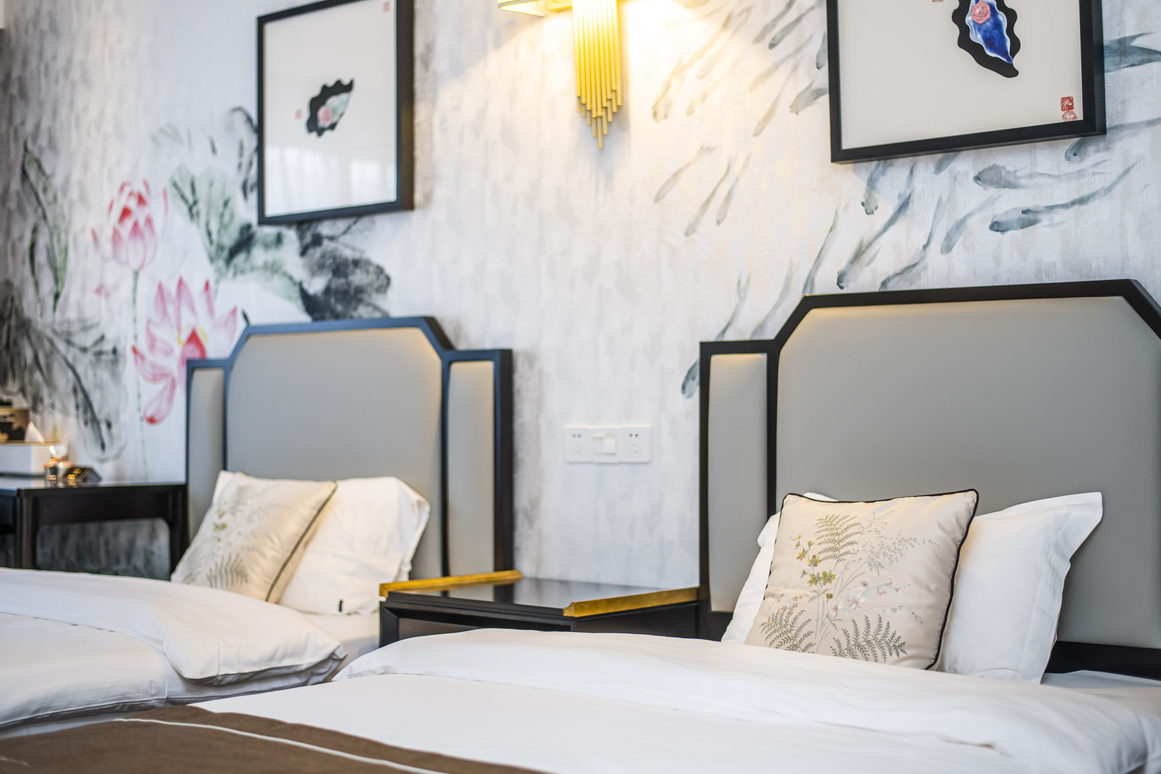 沉香文艺双床房【舒软沙发+办公桌椅+乾湿分离】