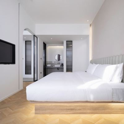 Presen·法式分室觀景陽台套房 （戴森吹風|親膚布草） AnanasPolaris安舍·佩樂裡飯店（欣都龍城北辰財富中心店）優惠