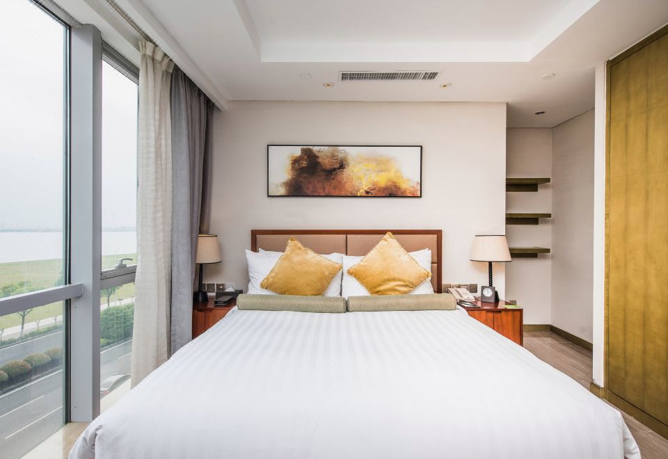 Oakwood Hotel & Residence SuzhouDeluxe Queen Room