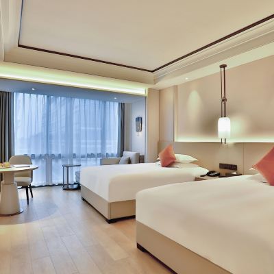 四季家庭雙床房四人間（落地窗-貴妃榻） 杭州未來科技城盈陽君亭酒店優惠