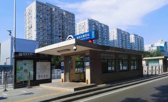 Xinhuayuan Hotel (Beijing Xuanwumen Metro Station)