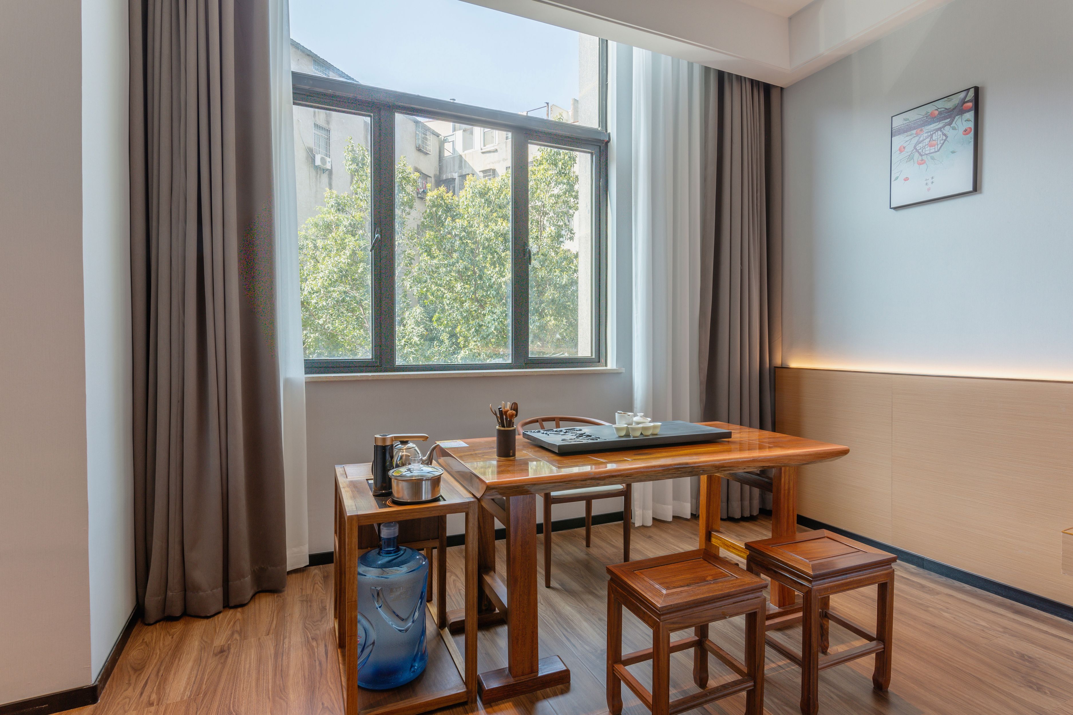 輕奢雅居大床房「中式茶桌+智能客控」