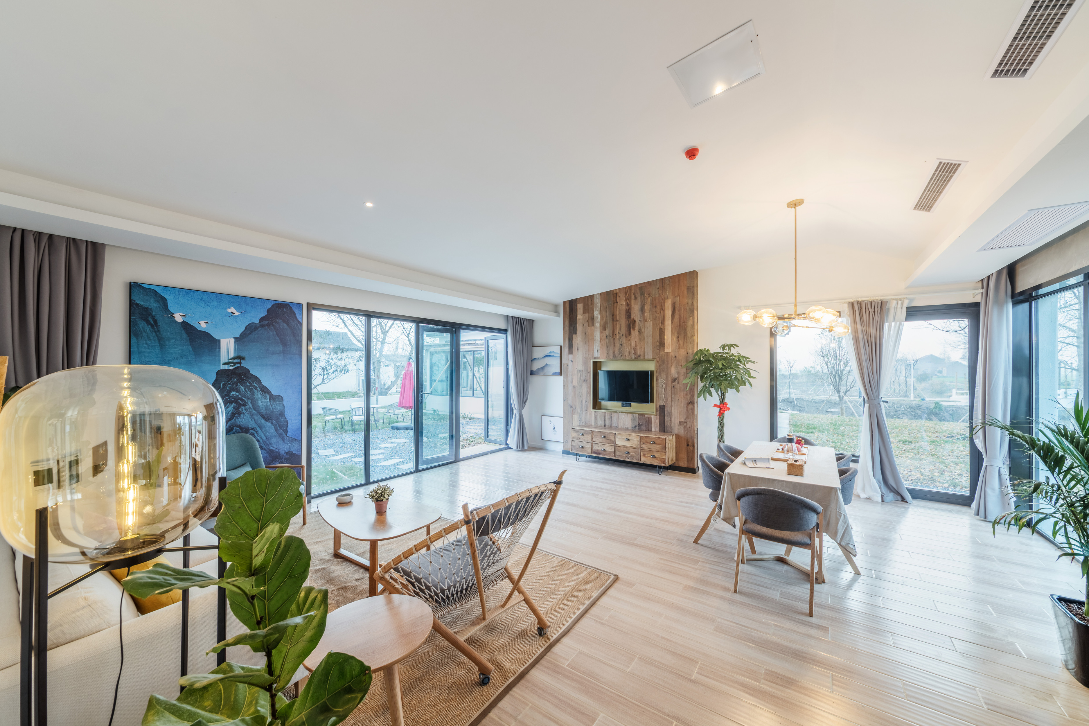 Family Friendly Suite - Garden-View