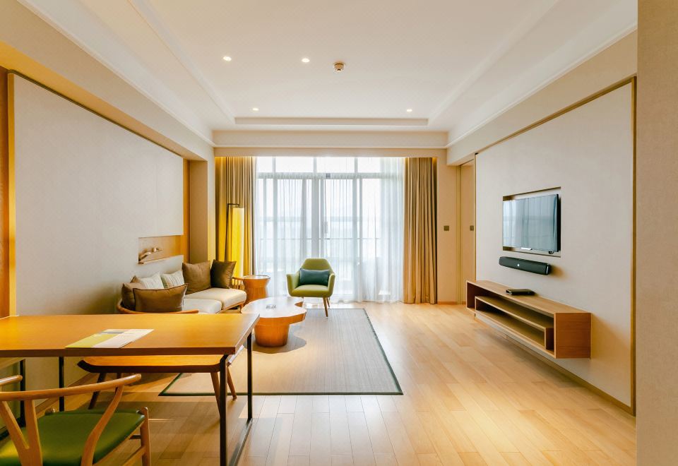 精致套房（金可儿床垫+独立阳台+书桌+小童乐园）