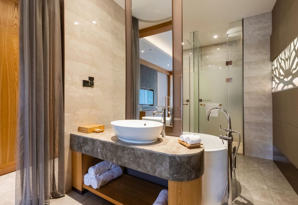 山語樓豪華家庭房