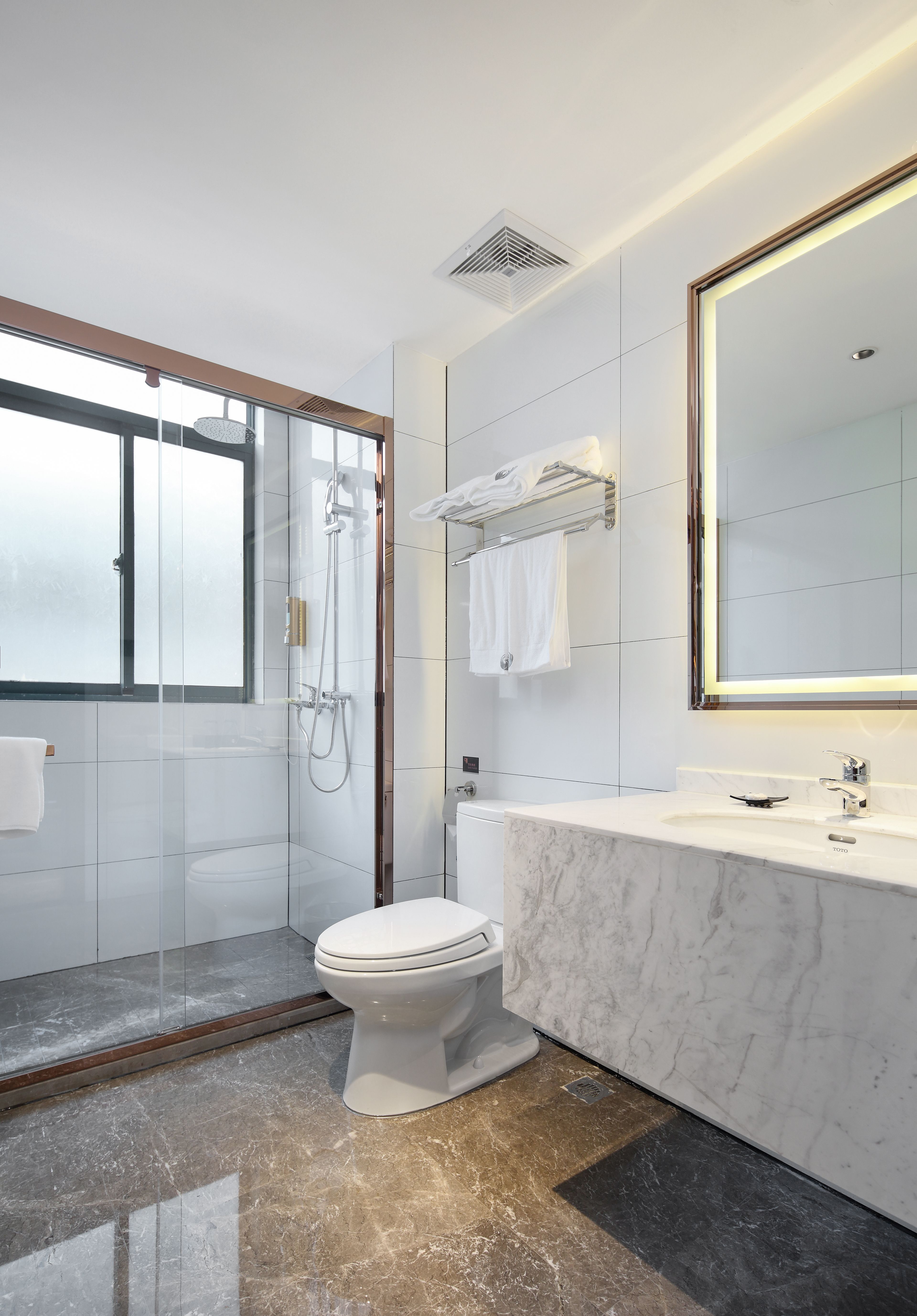 特色大床房（棋牌桌）