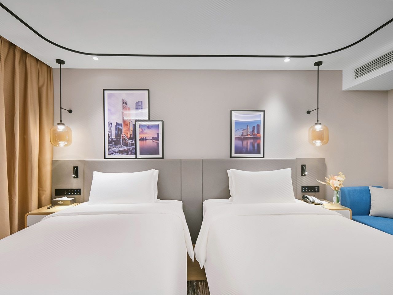 高级双床房（智能客控+小冰箱）