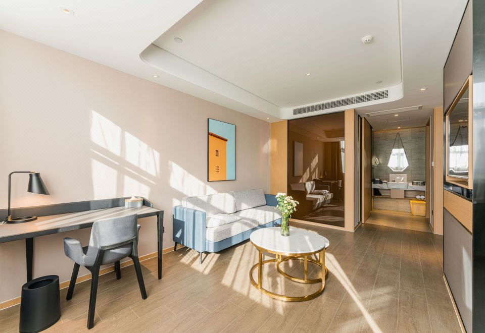 Atour Hotel(Suzhou Mudu Ancient Town Store Lingyan Mountain Metro Station)Family Friendly Suite