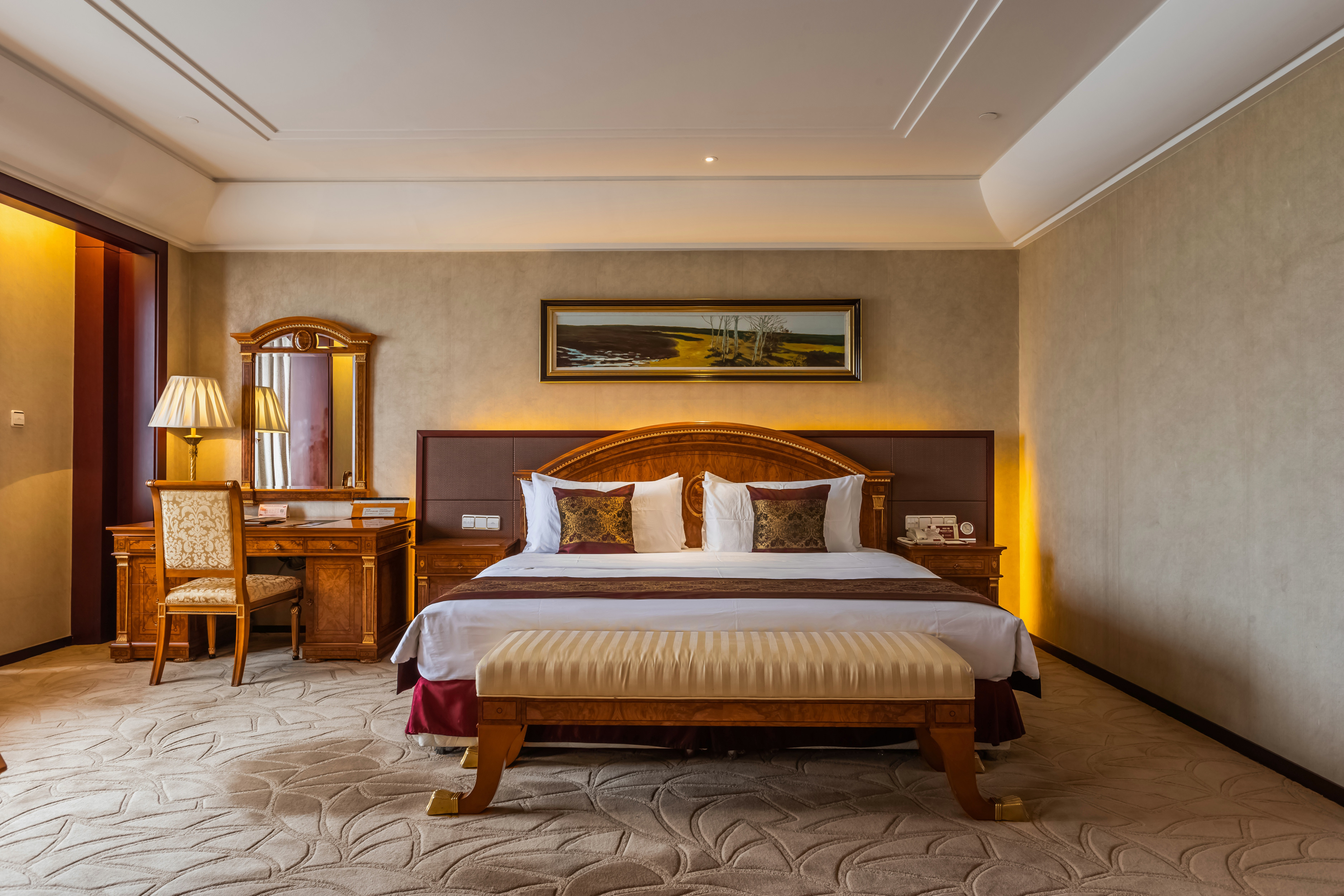 豪华行政大床房