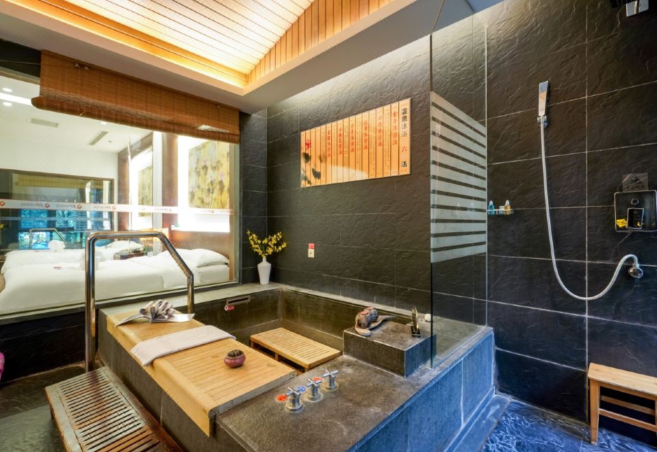 桃花汤房【温泉入户，私泡池】