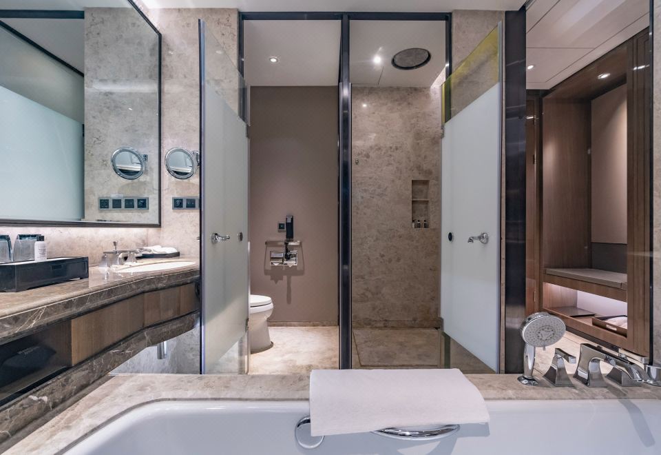 行政豪华大床房（深睡床垫+高层通透采光+加湿器）