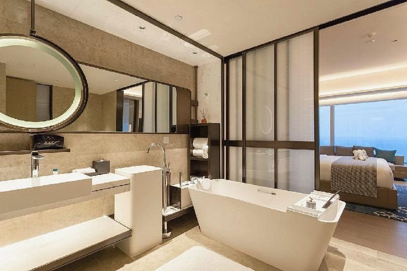 行政海景大床房（180度全落地窗看海景日出）