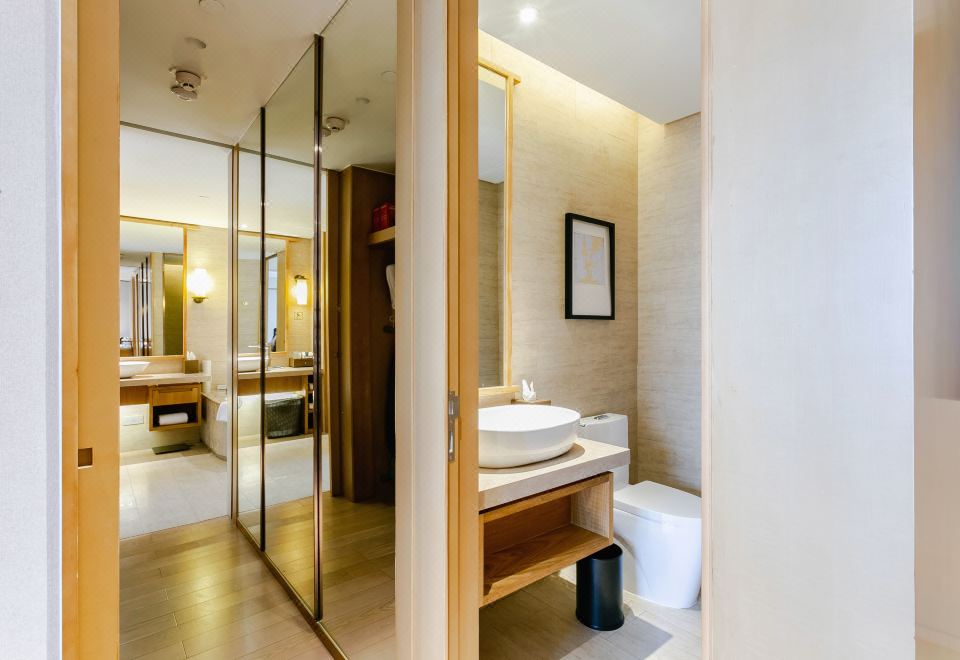 精致套房（金可儿床垫+独立阳台+书桌+小童乐园）