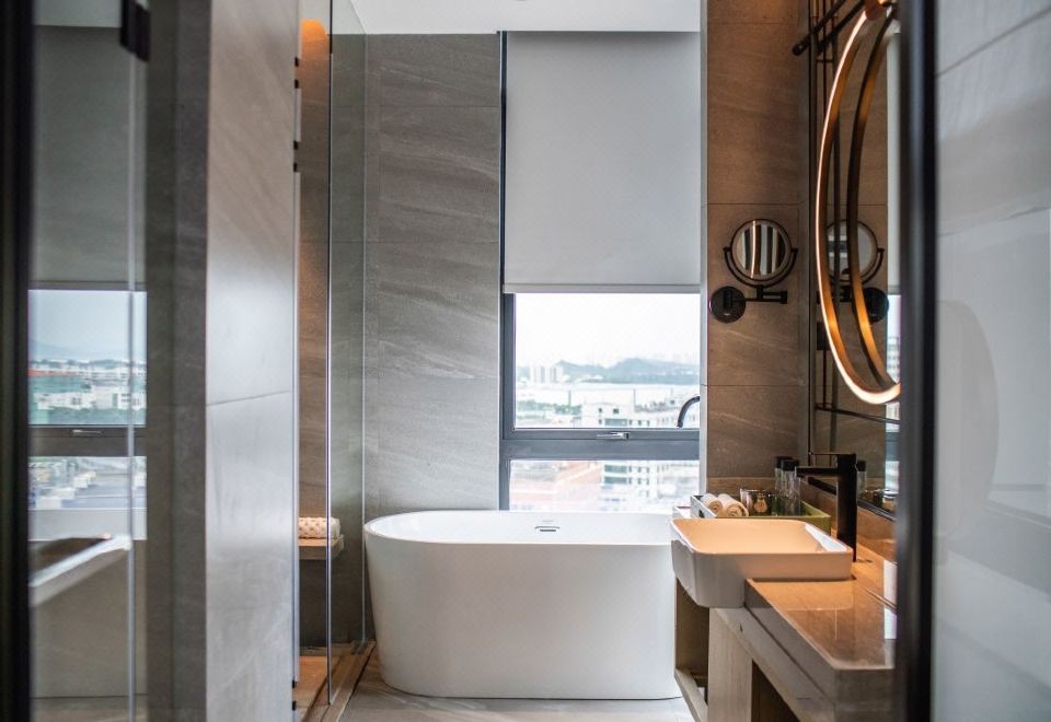 高級豪華套房【一房一廳雙衞+城景浴缸】