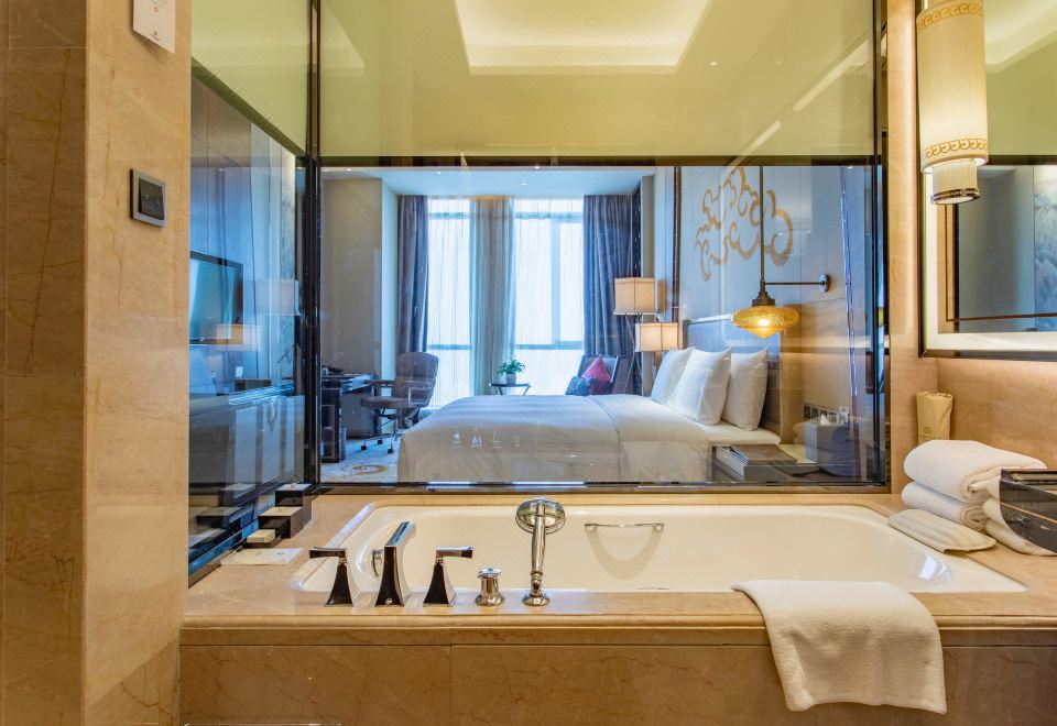 行政豪華房（高原C位景觀+深睡床墊+靜音加濕器）