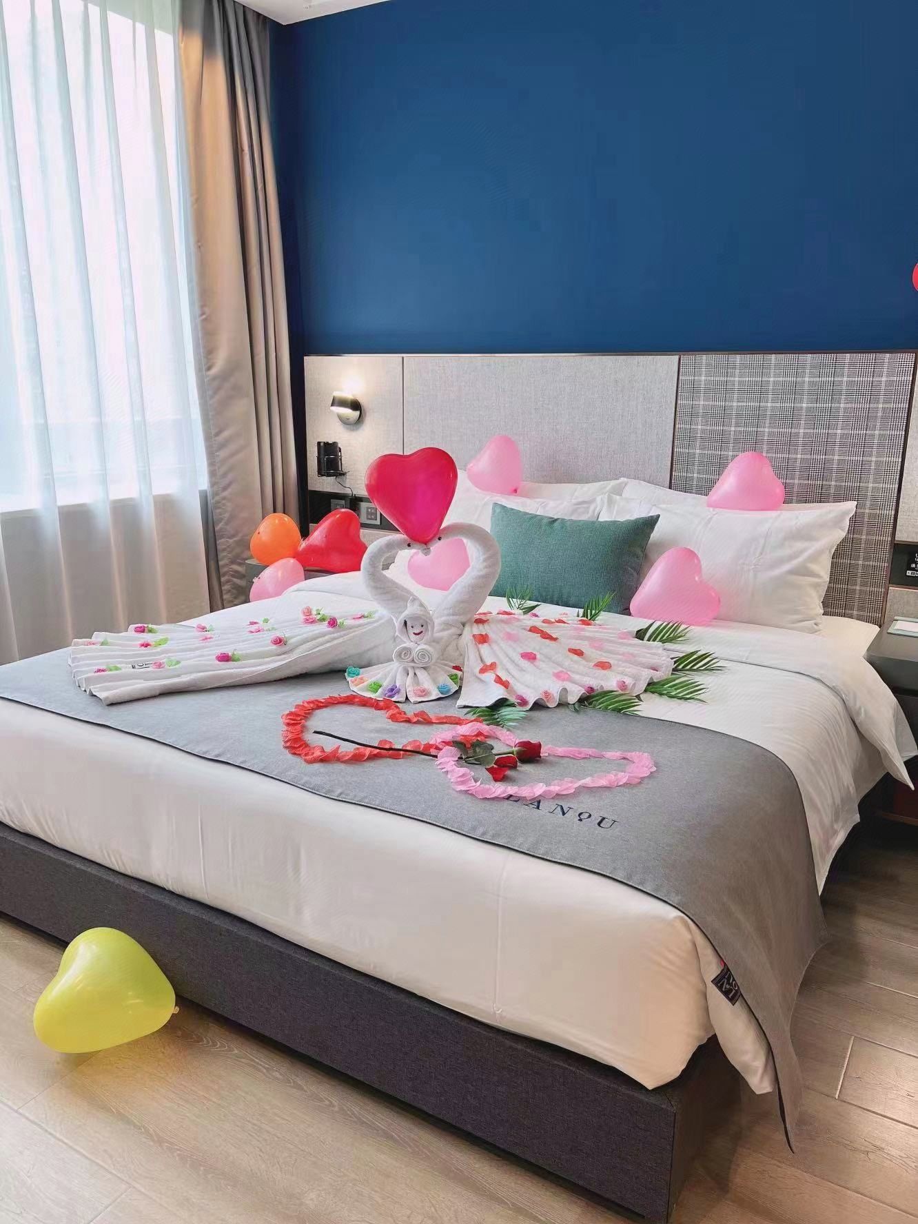 私人订制情侣大床房