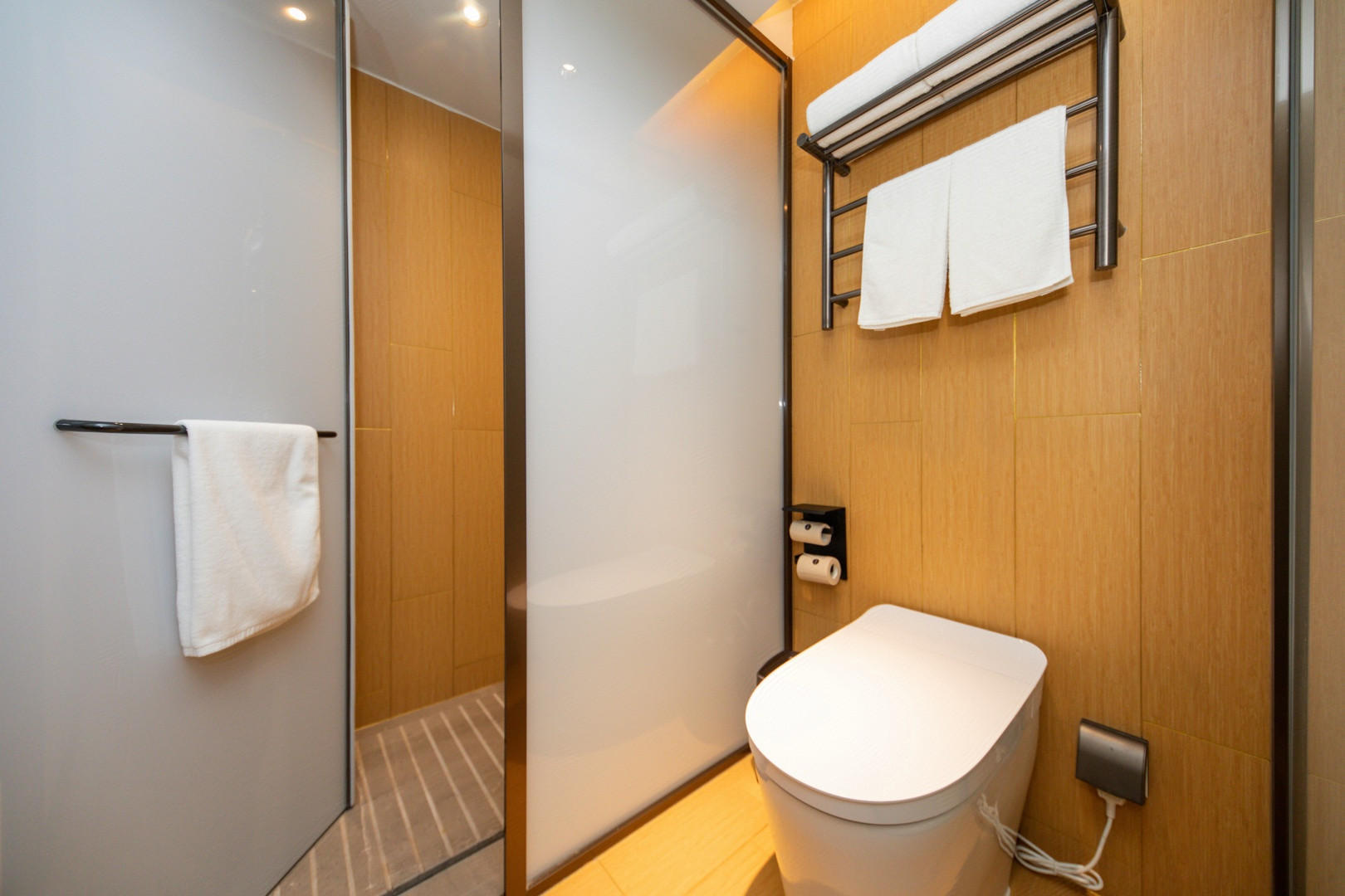 套房【一室一厅｜65寸投屏电视】