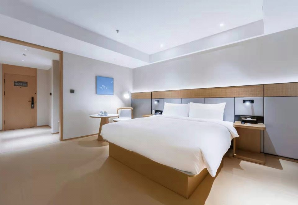 高级大床房（手机投屏）