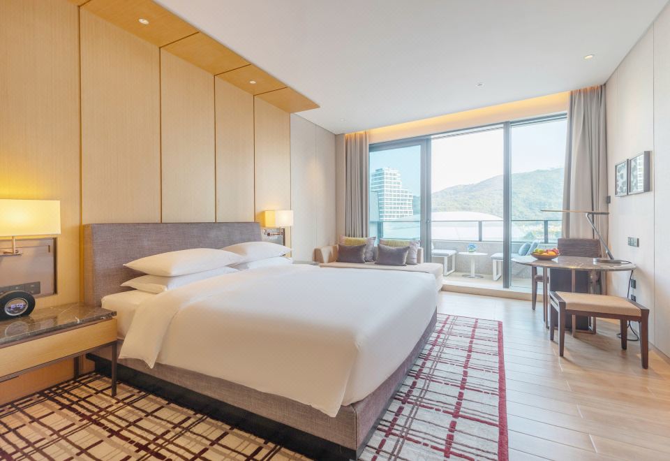 Hyatt Regency HengqinKaiyue Balcony Scenic Double Bed Room