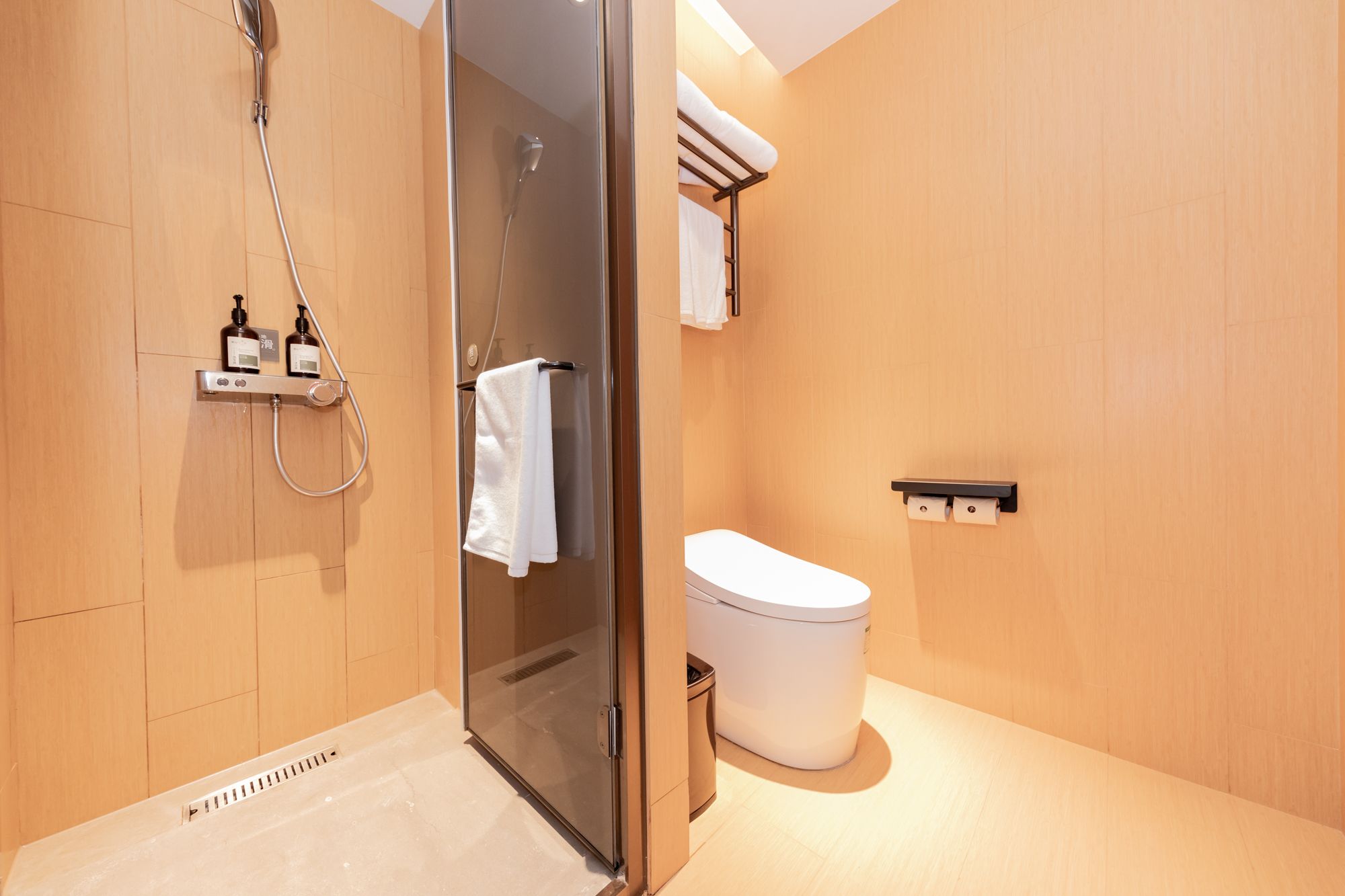 高级大床房（金可儿床垫+65寸智能电视可投屏）