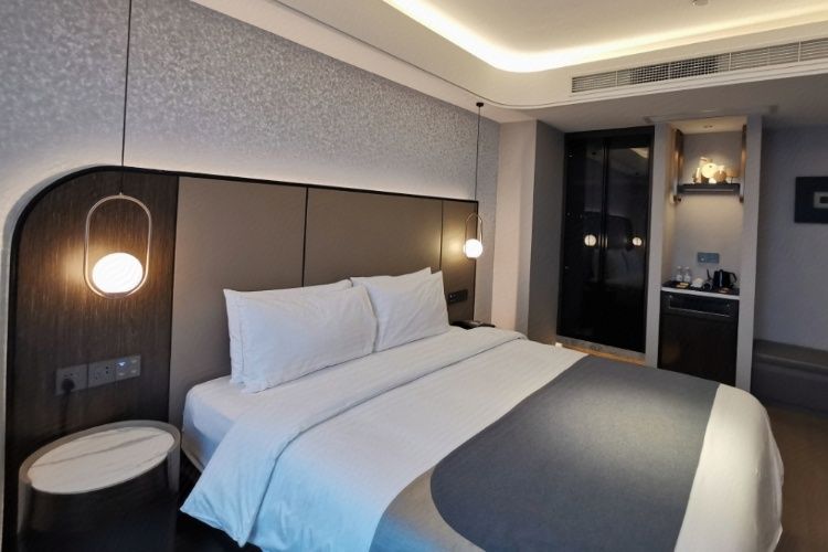 商旅商务大床房