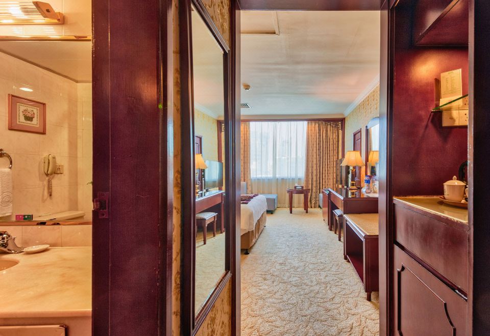 Xiamen Huaqiao HotelDeluxe Double Room