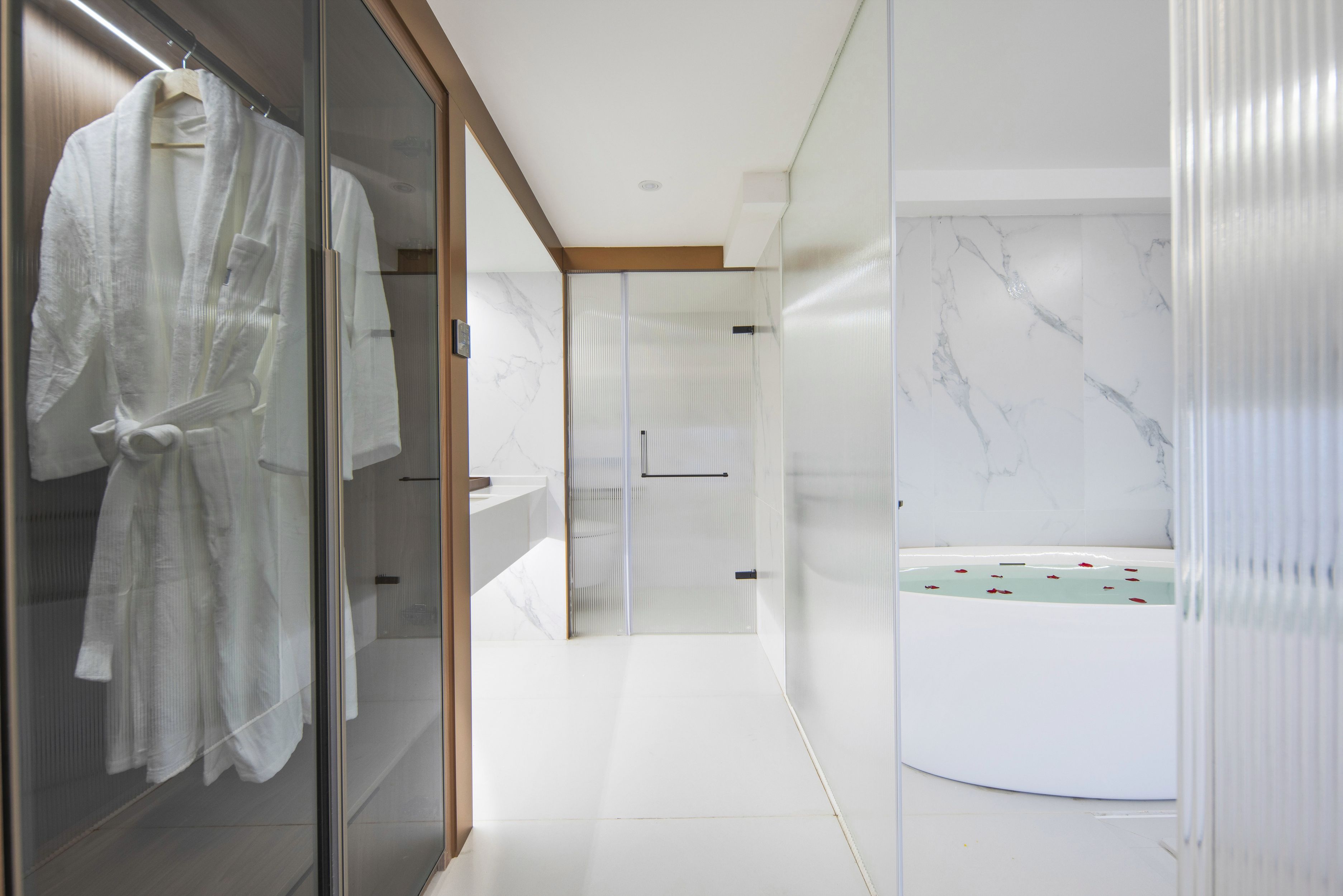 太空舱·半岛江景大床房