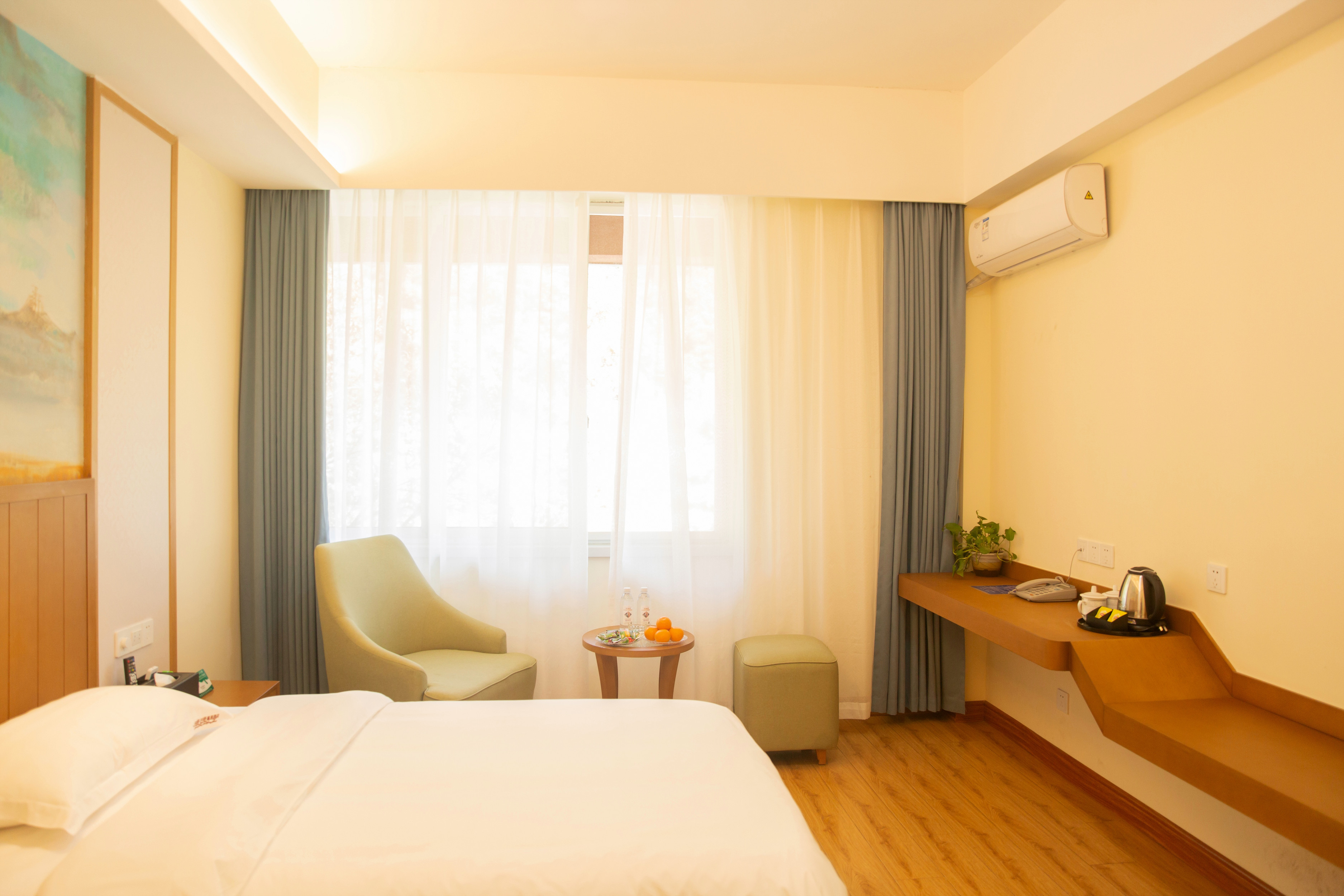 Badeng Hot Spring Hotel Deluxe Standard Room