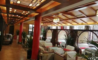 Quxian Shengshi Sunshine Hotel
