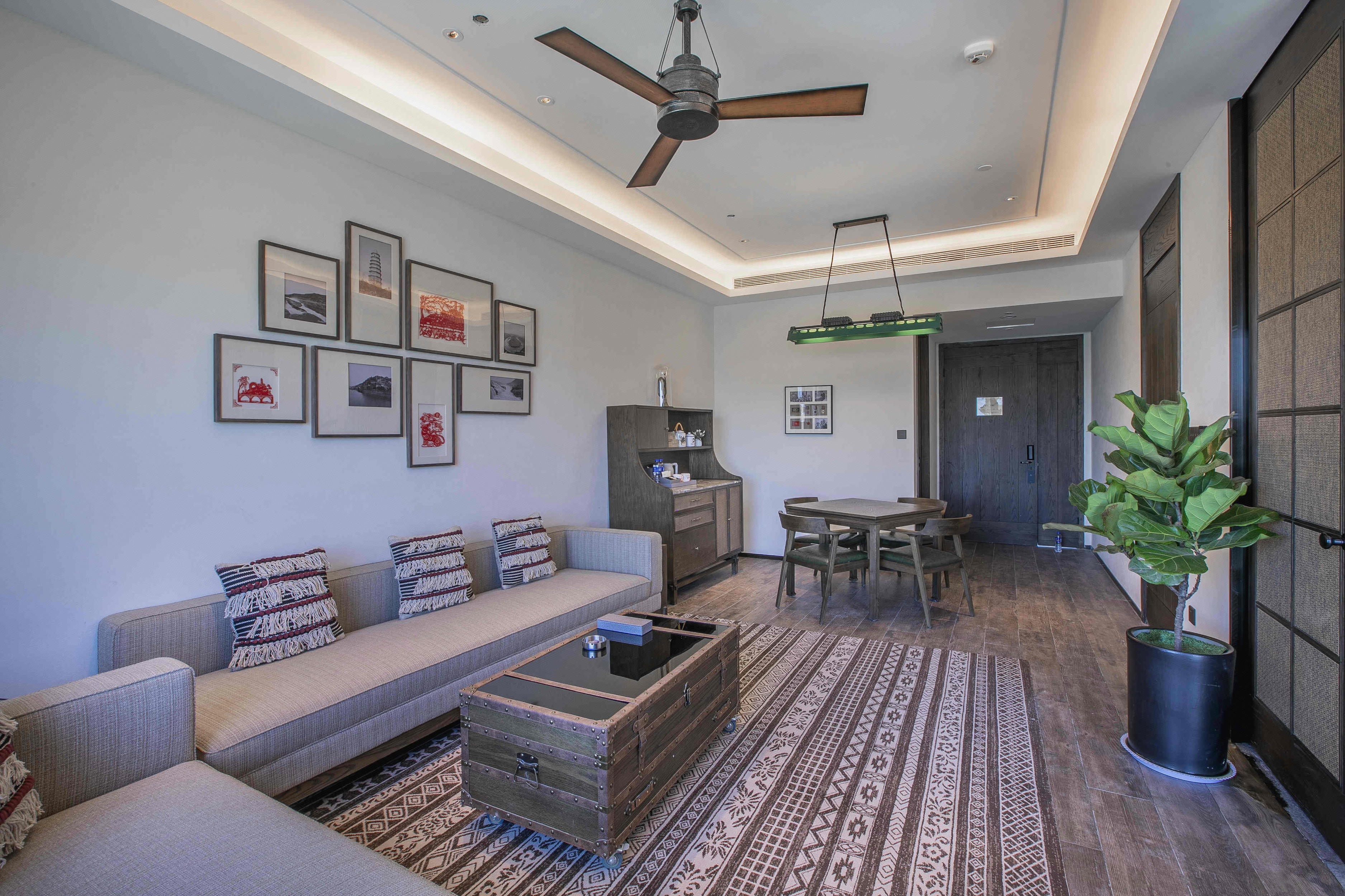 陕北风情湖景套房