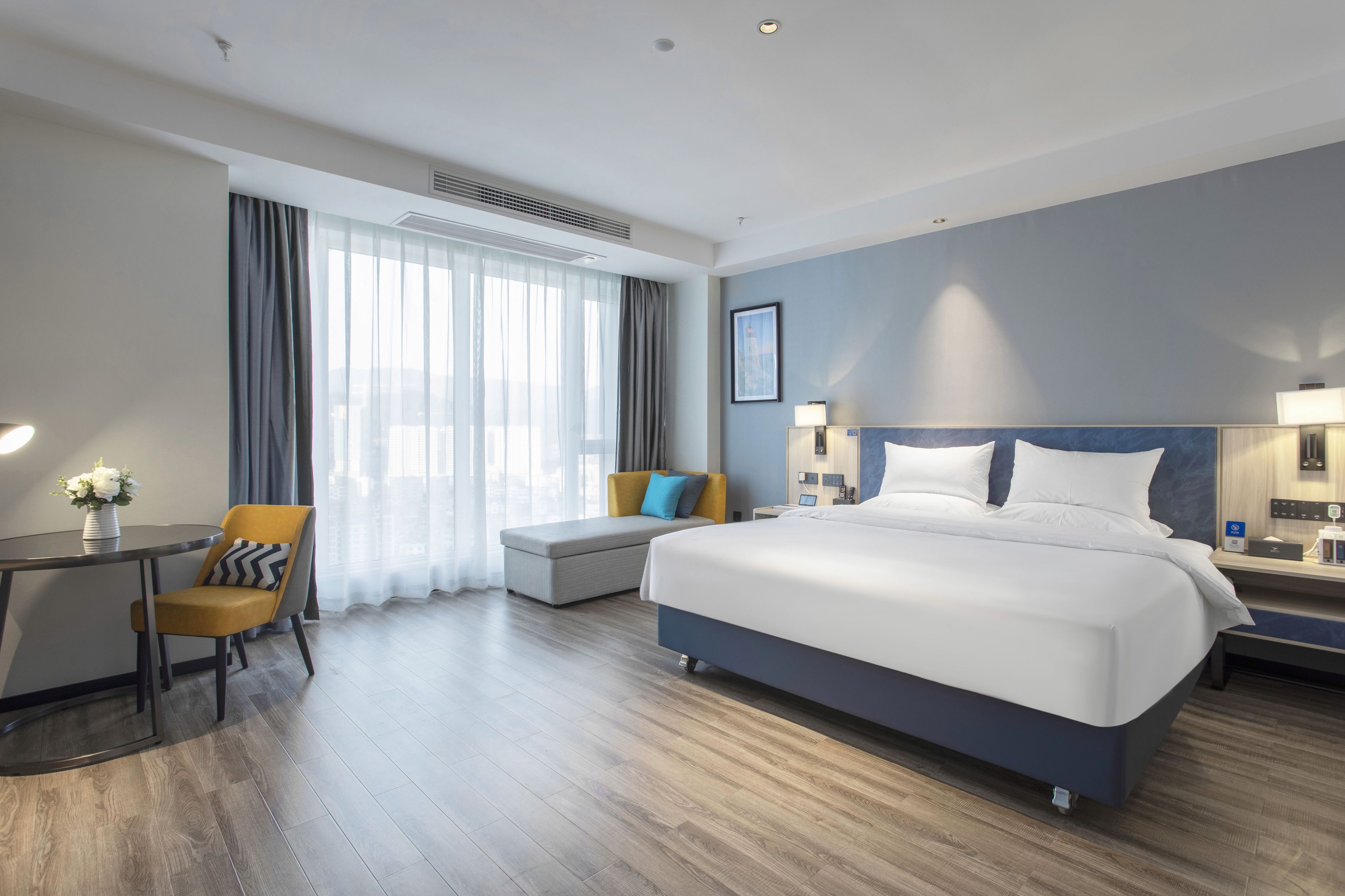 高级大床房（智能客控-落地窗）