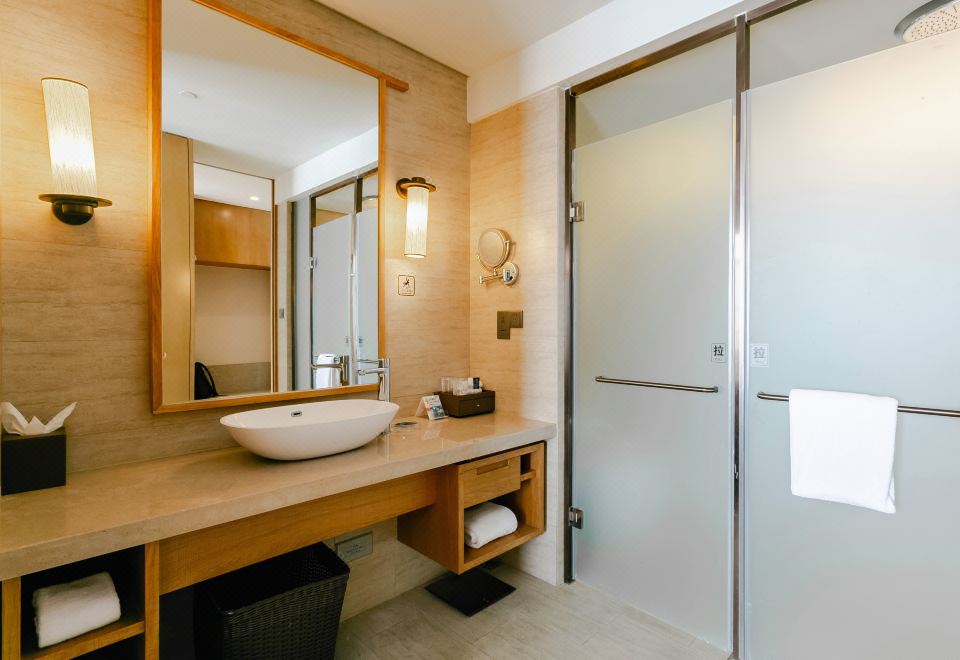 尊贵豪华大床房（金可儿床垫+独立阳台+小童乐园）