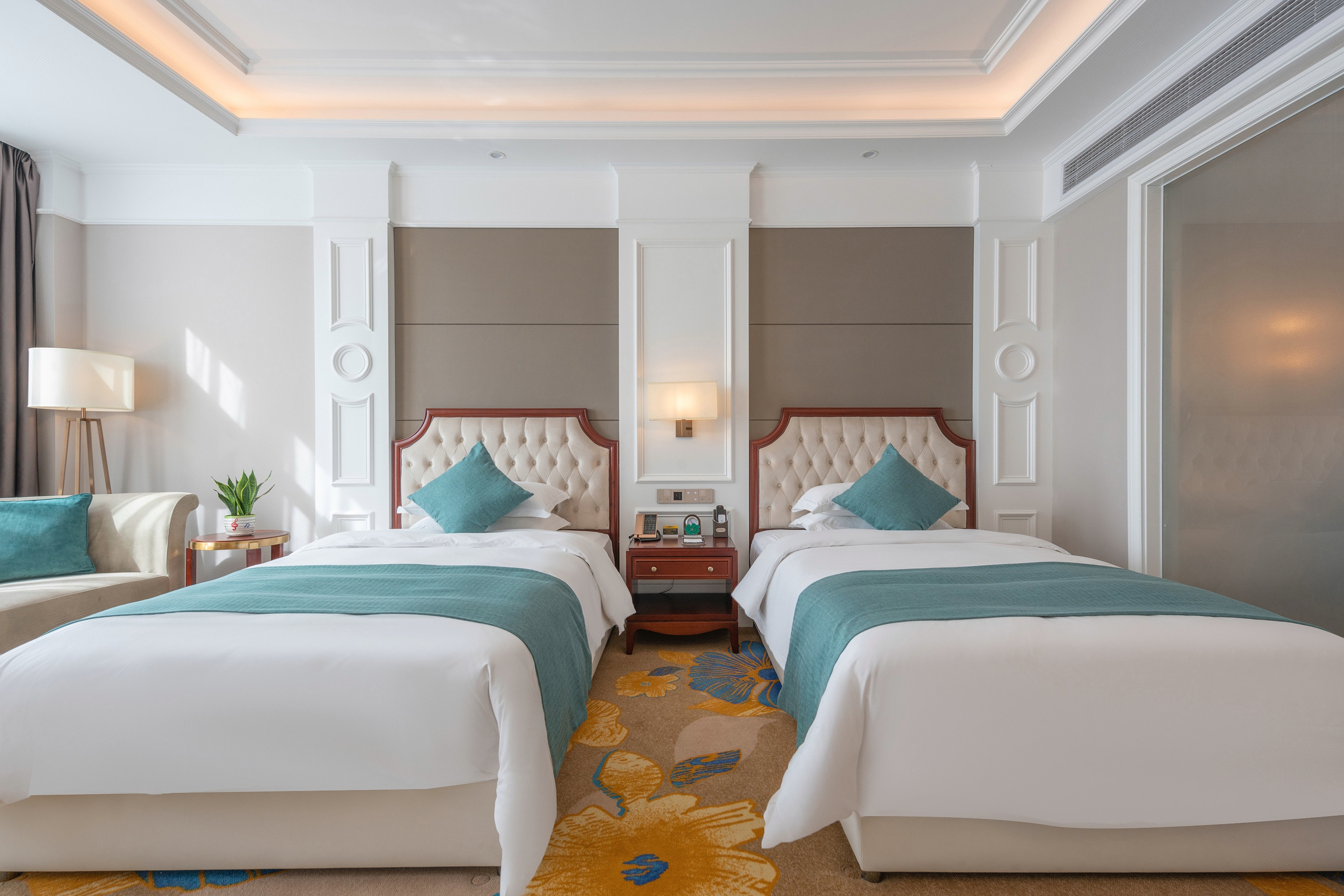 豪华行政双床房（全景落地窗+舒适沙发）