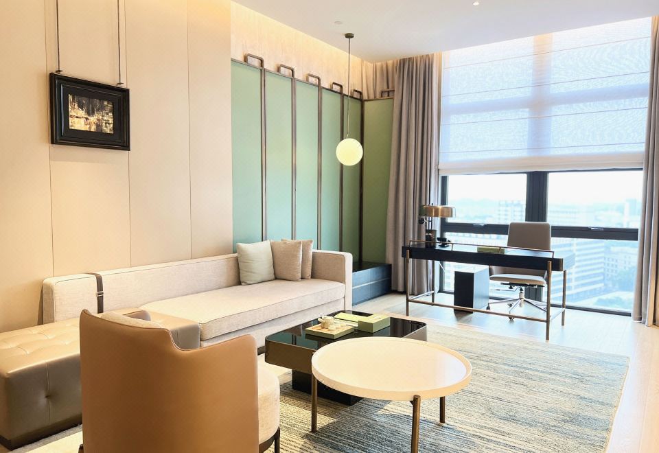 高級尊尚套房【一房一廳雙衞+城景浴缸+跑步機】