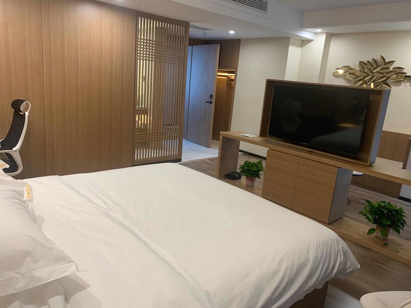 Zsmart Hotel (Jinhu Middle School)智能商务大床房（空间大+采光好+整排大落地窗）