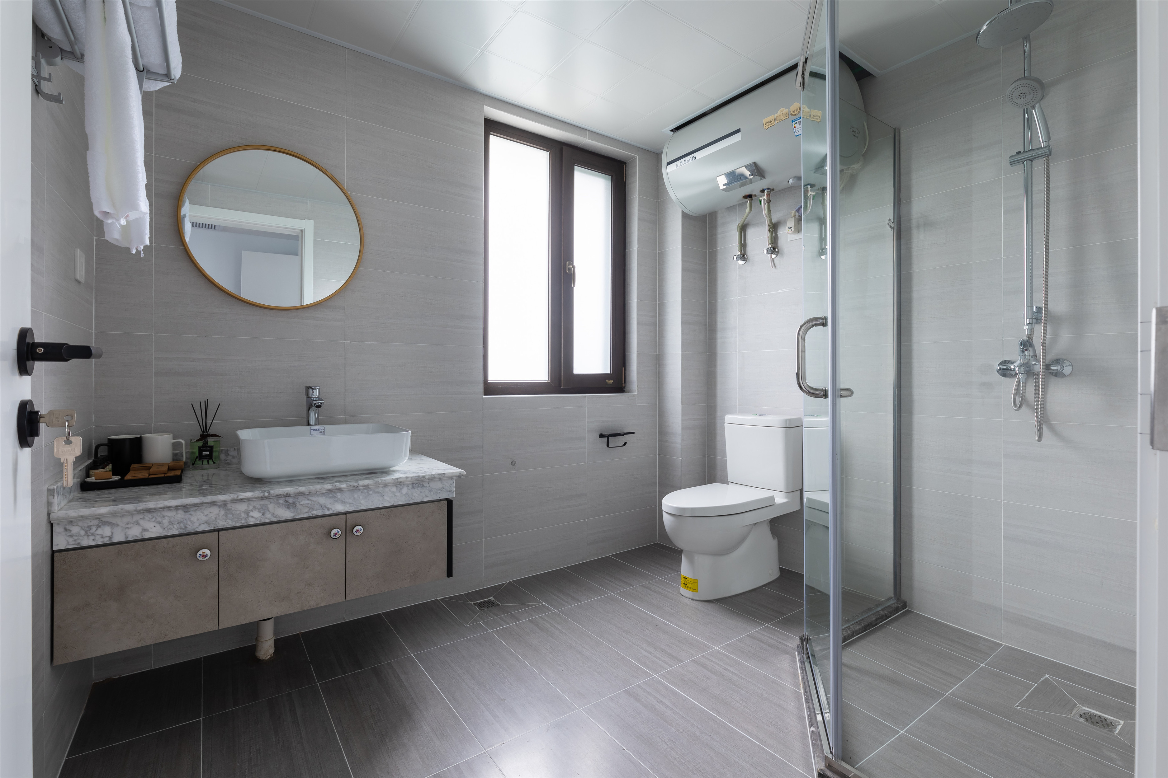 杜若豪华大床房【原木沙发+高清彩电+乾湿分离】