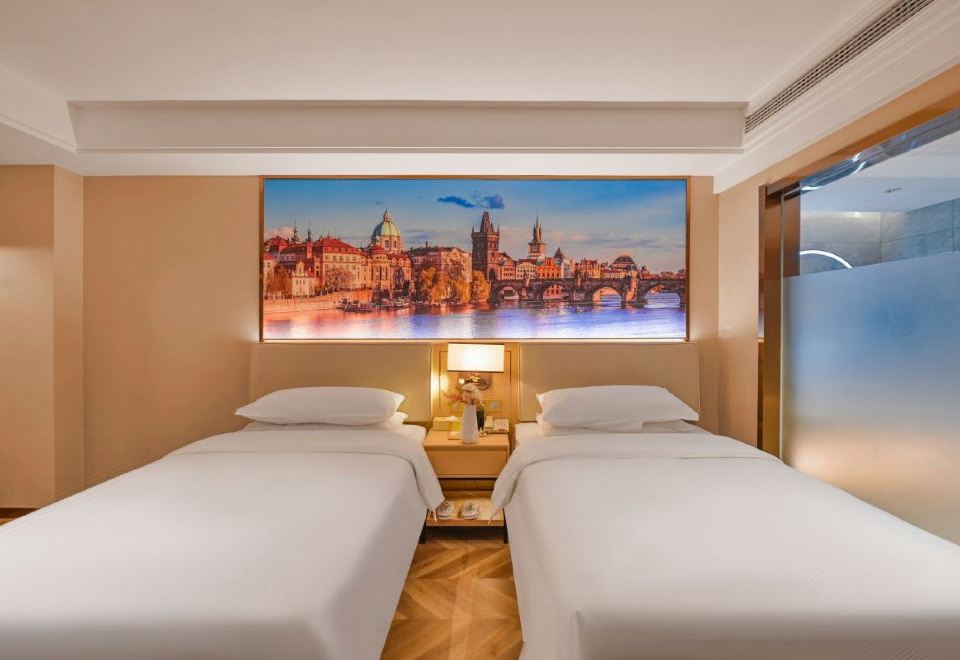 Vienna Hotel (Nanjing Hexi Golden Eagle Shop)Deluxe 2-bed Room