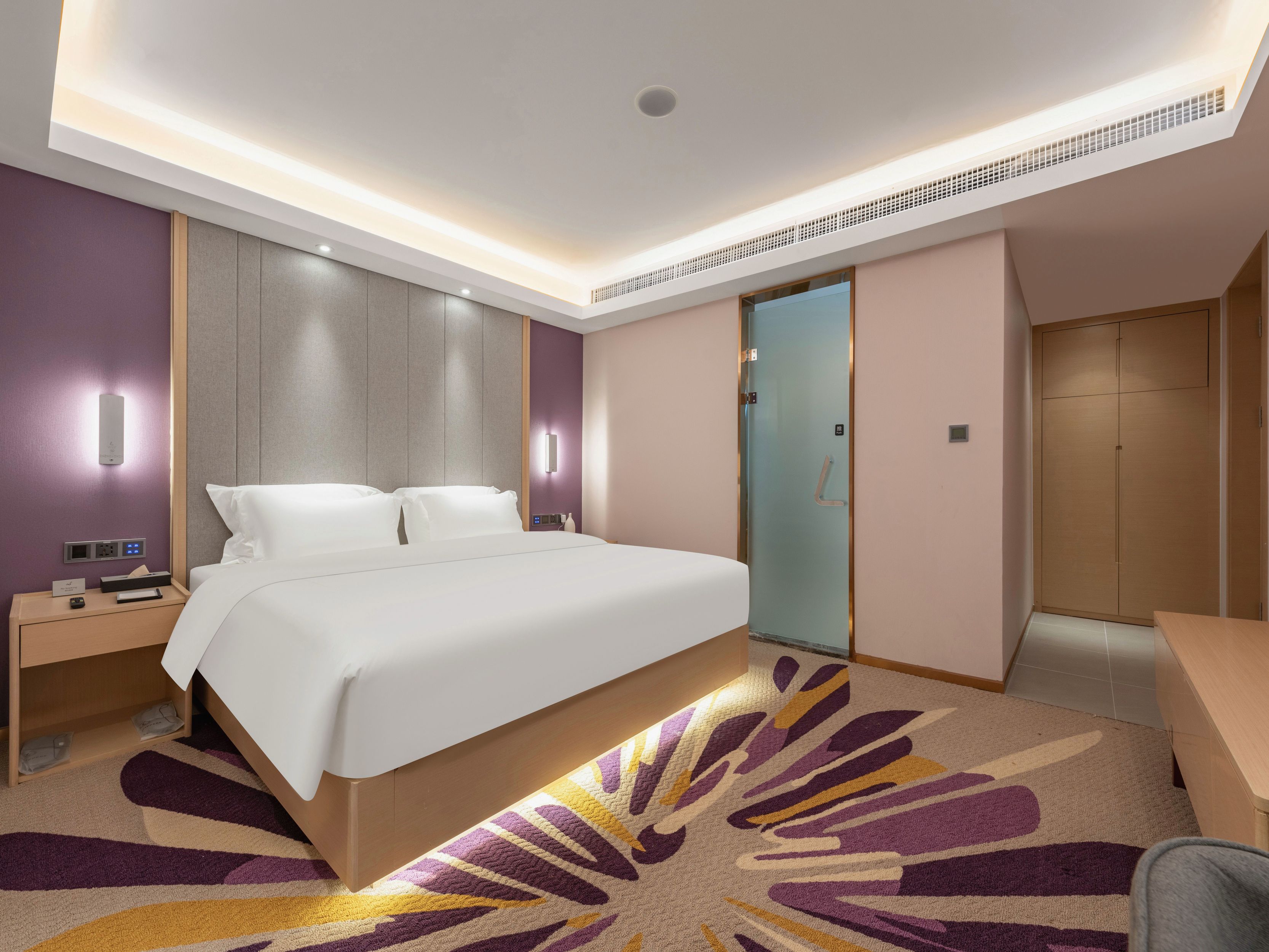 雅致大床房（无窗-小冰箱）